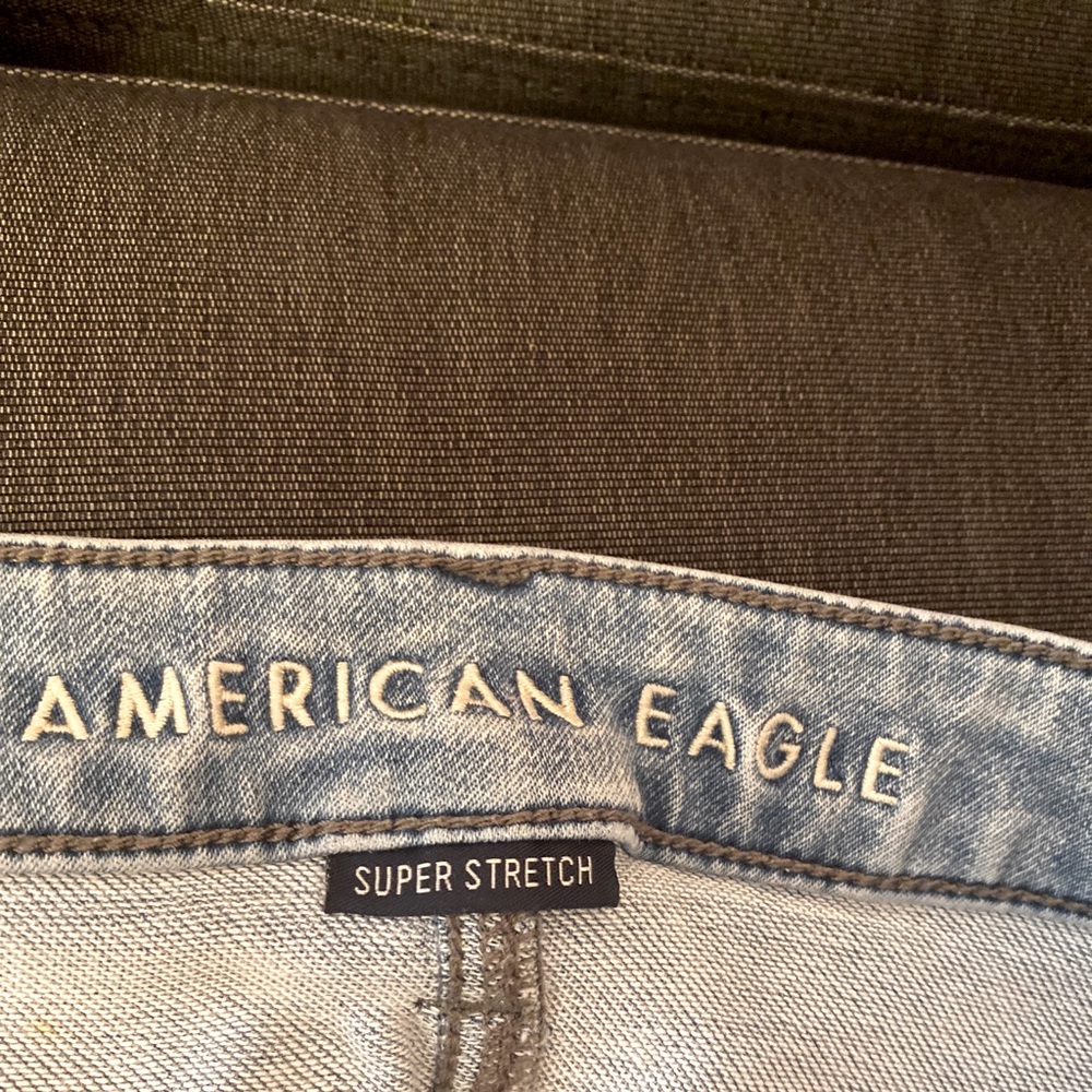 American Eagle high rise jeans SIZE 8